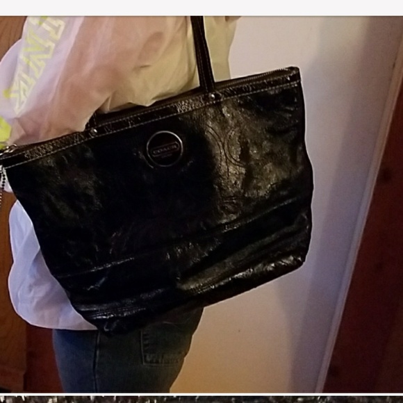 Black patent leather Coach purse - Picture 4 of 6